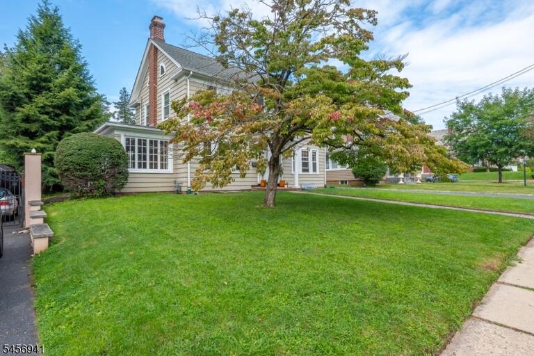 Property listing MLS 4049567 photo 3