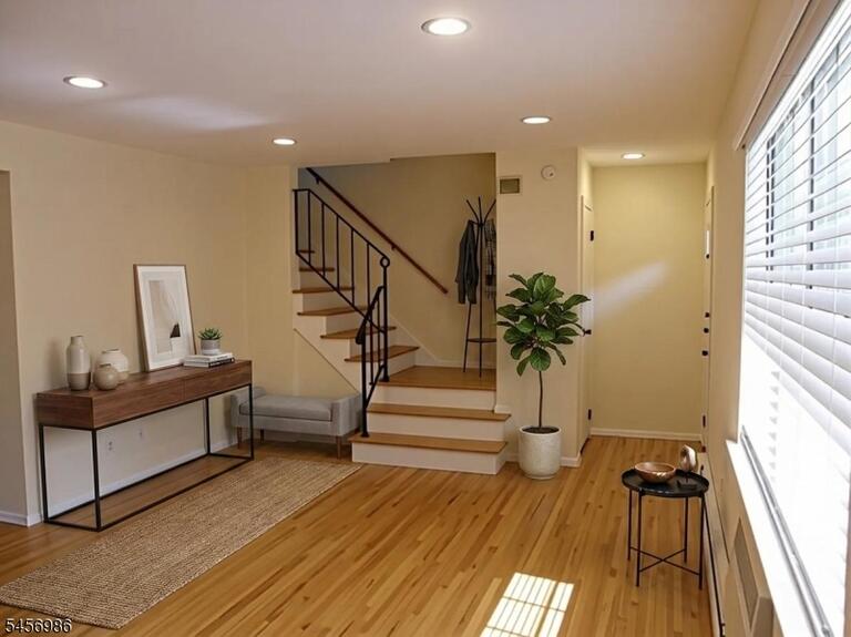 Property listing MLS 4049588 photo 3