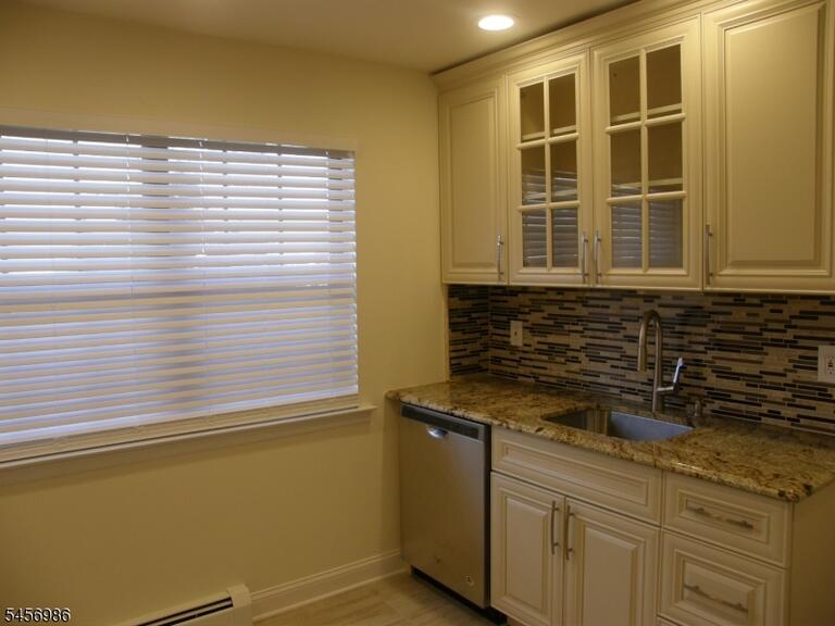 Property listing MLS 4049588 photo 8