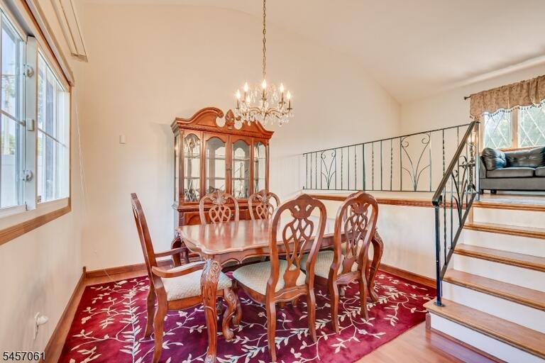 Property listing MLS 4049600 photo 4