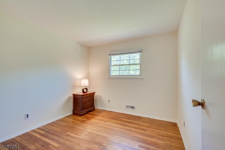 Property listing MLS 4049600 photo 9