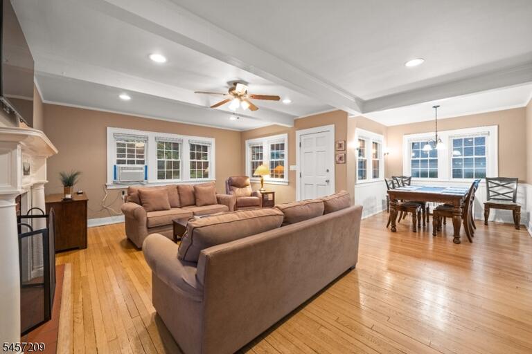 Property listing MLS 4049700 photo 3