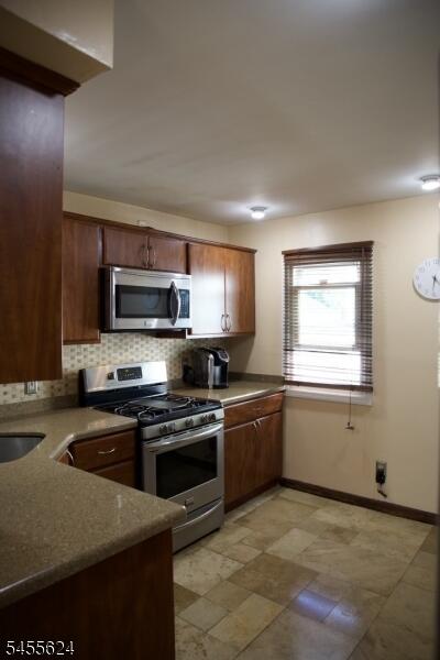 Property listing MLS 4049712 photo 8