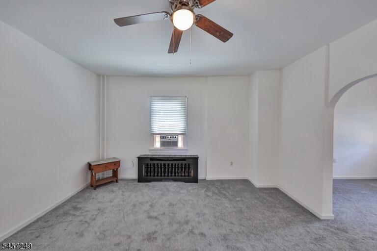 Property listing MLS 4049718 photo 9