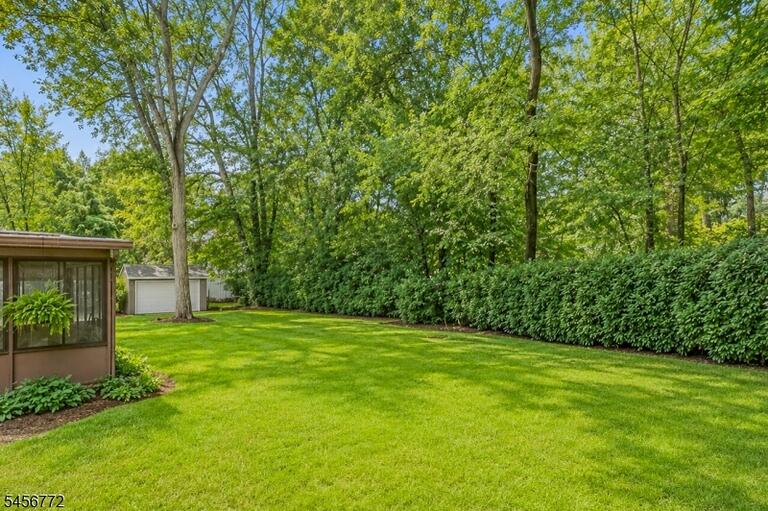 Property listing MLS 4049721 photo 5