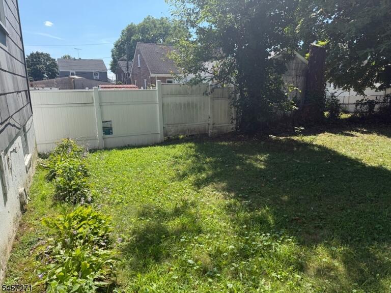 Property listing MLS 4049755 photo 4