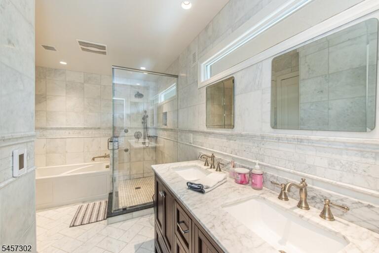 Property listing MLS 4049795 photo 15