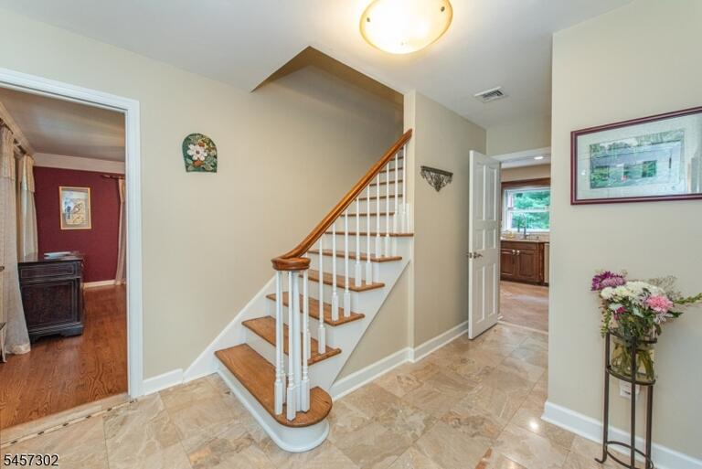 Property listing MLS 4049795 photo 3