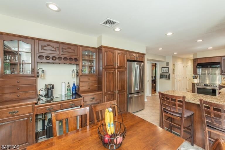 Property listing MLS 4049795 photo 9