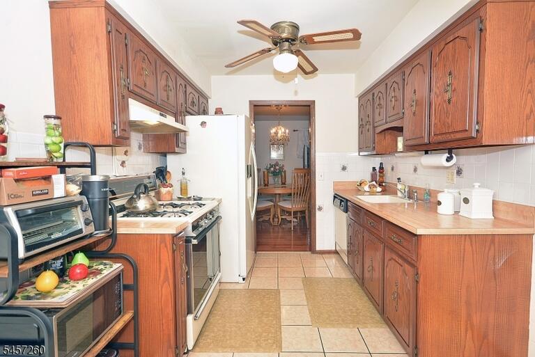 Property listing MLS 4049859 photo 10