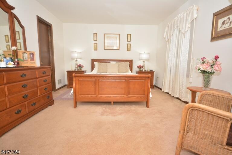 Property listing MLS 4049859 photo 15