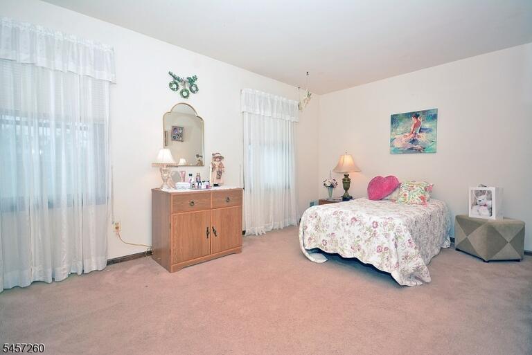 Property listing MLS 4049859 photo 21