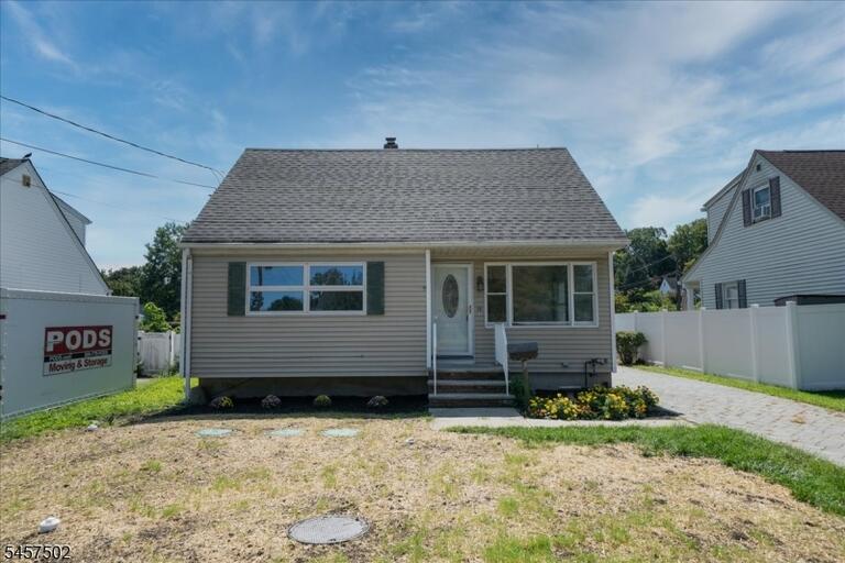 Property listing MLS 4049902 photo 1