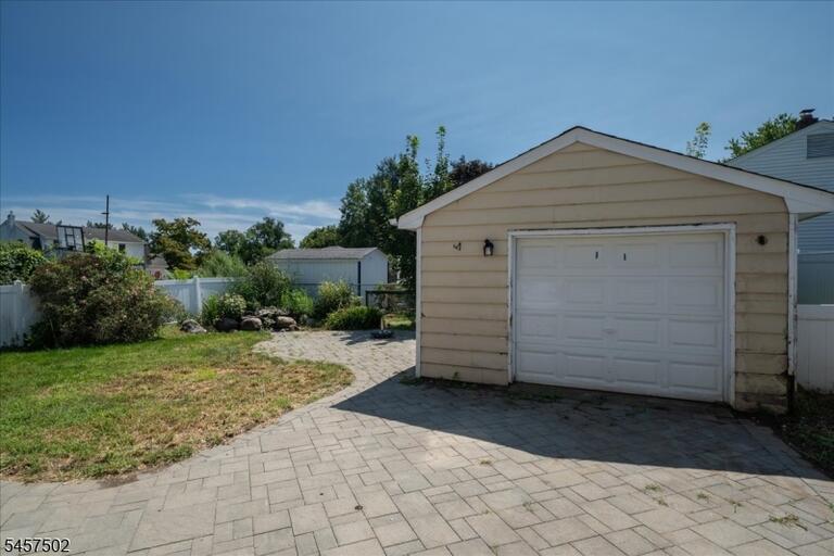 Property listing MLS 4049902 photo 46