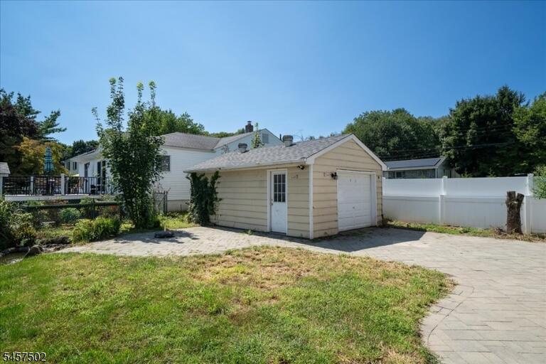 Property listing MLS 4049902 photo 47