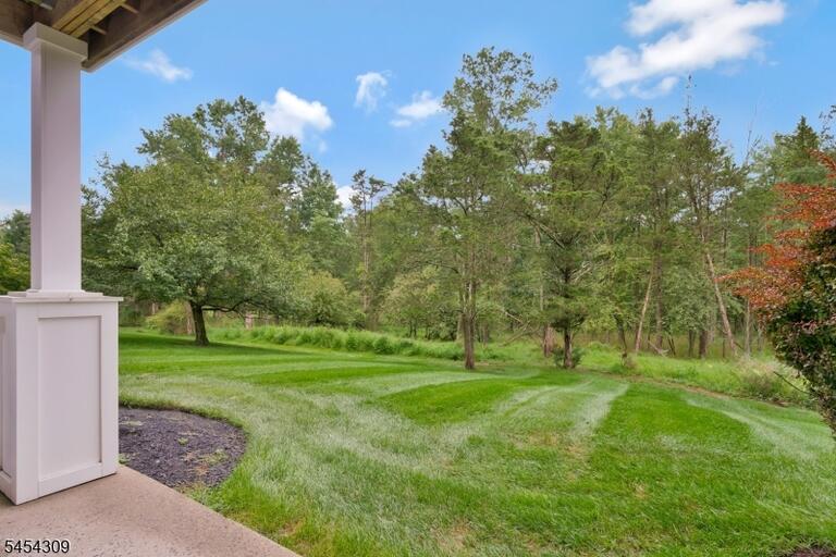 Property listing MLS 4049951 photo 1