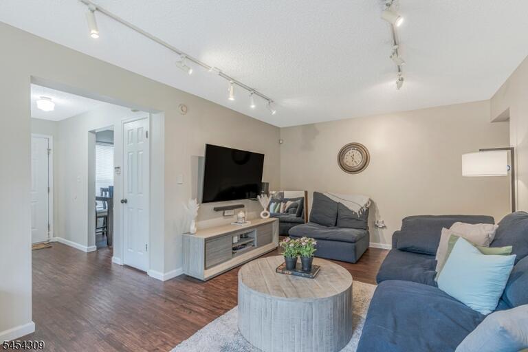 Property listing MLS 4049951 photo 11