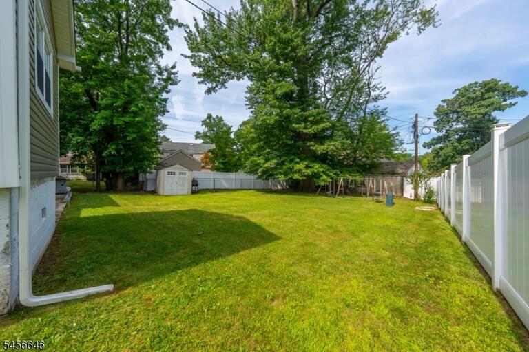 Property listing MLS 4049953 photo 25