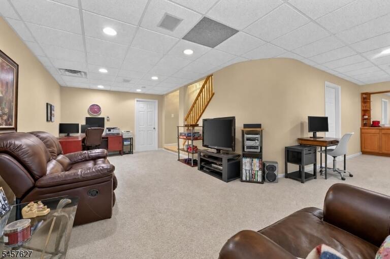 Property listing MLS 4050042 photo 23