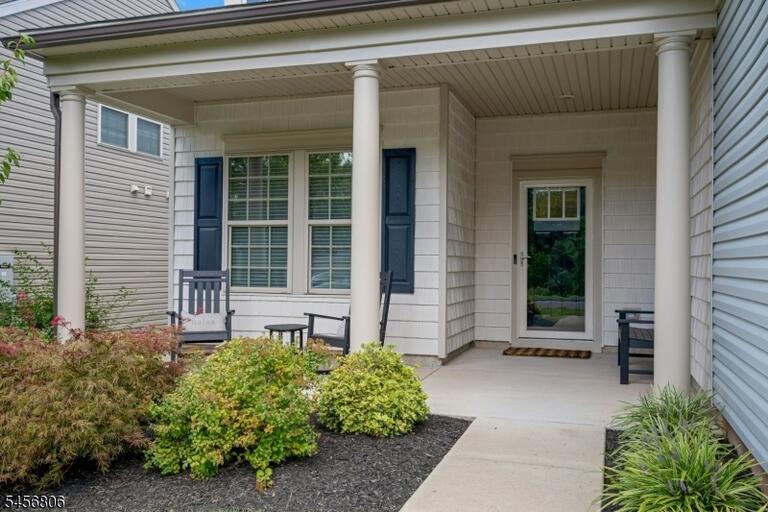 Property listing MLS 4050045 photo 3