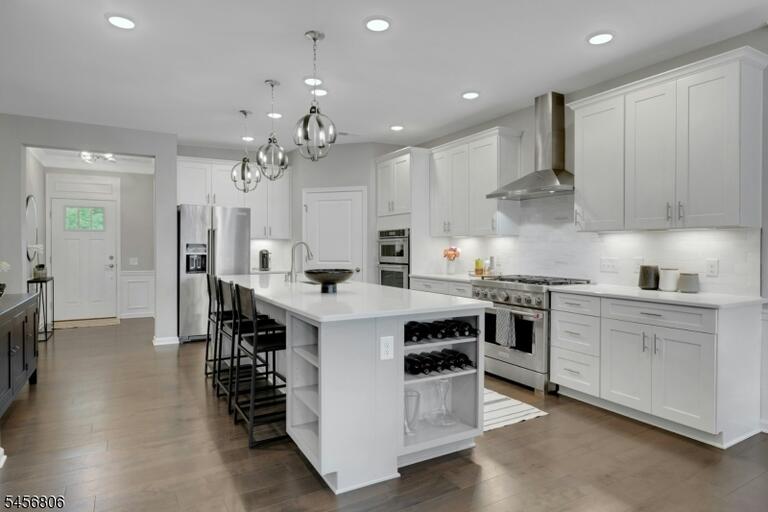 Property listing MLS 4050045 photo 9