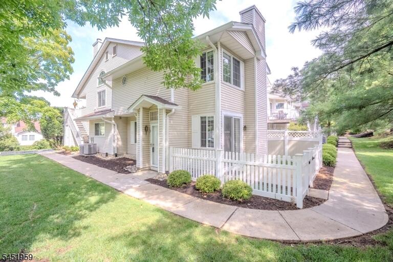 Property listing MLS 4050046 photo 1