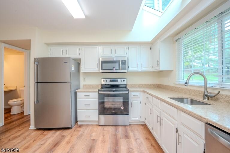 Property listing MLS 4050046 photo 12