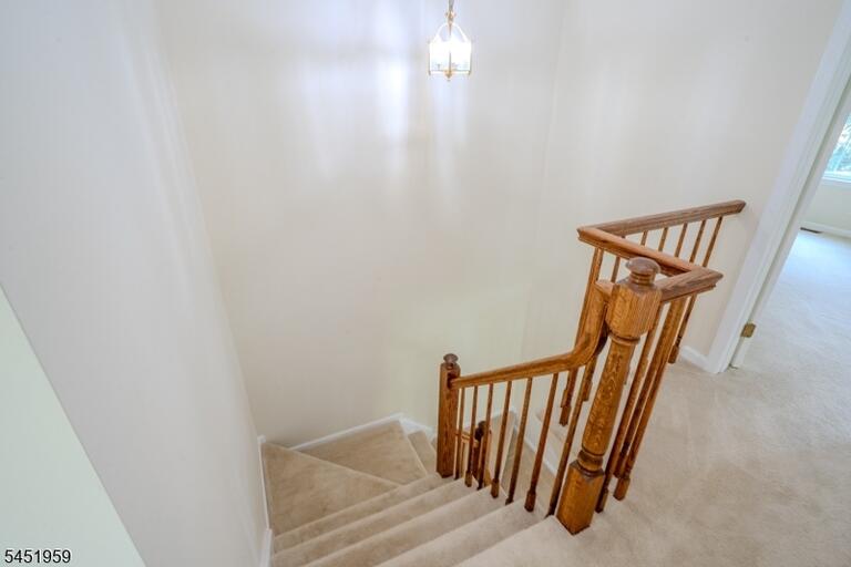 Property listing MLS 4050046 photo 18
