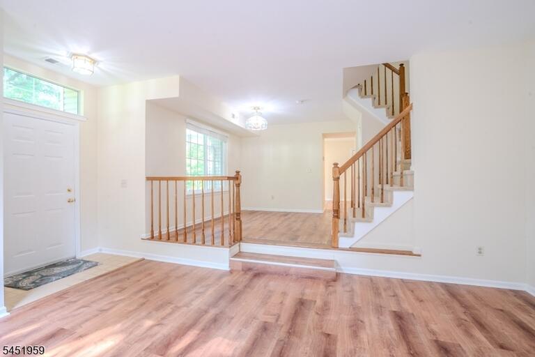 Property listing MLS 4050046 photo 7
