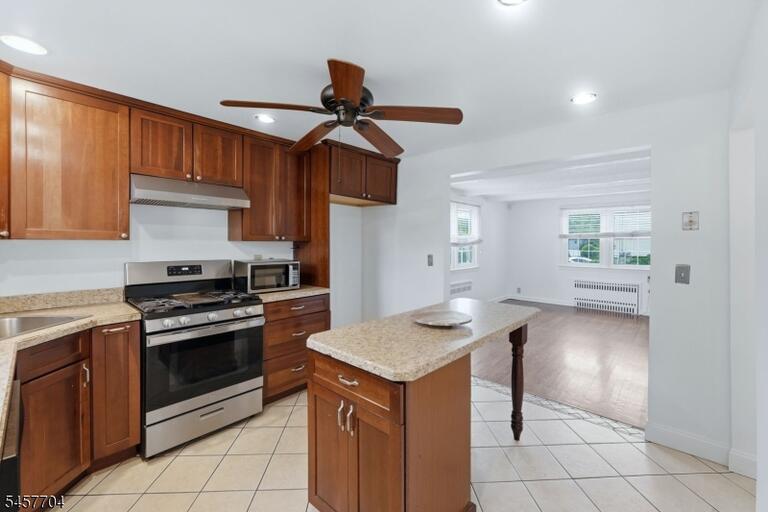 Property listing MLS 4050072 photo 5