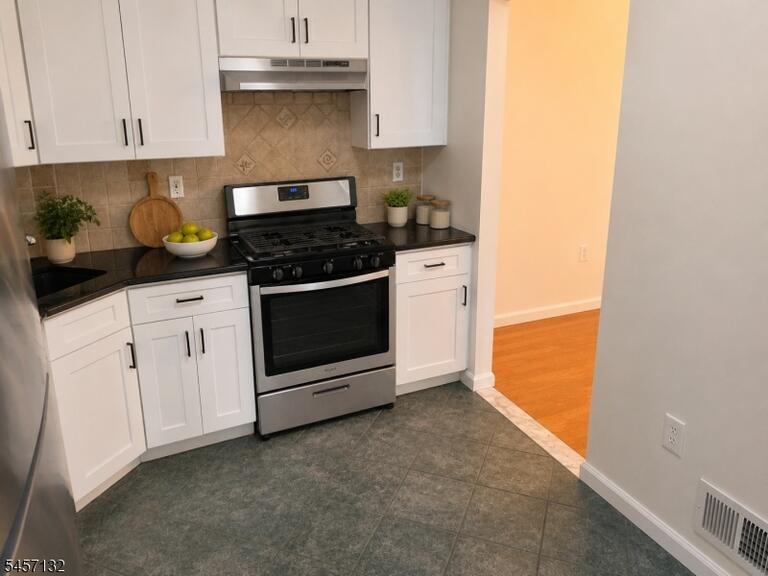 Property listing MLS 4050076 photo 5