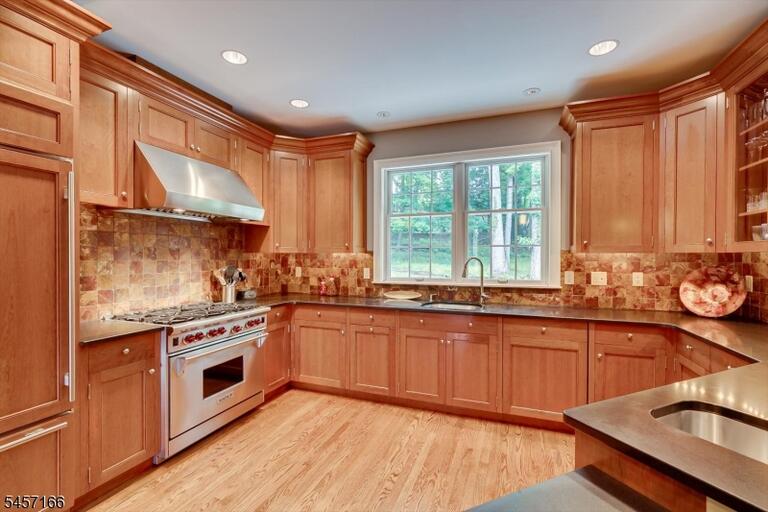 Property listing MLS 4050078 photo 14
