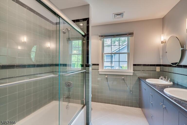 Property listing MLS 4050078 photo 36