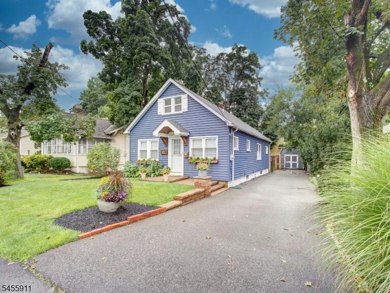 Property listing MLS 4050174 photo 1