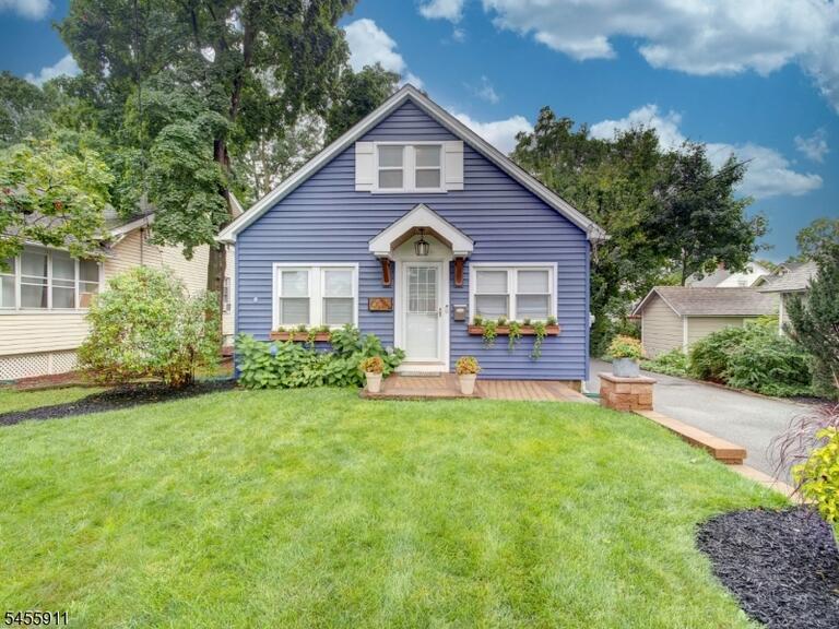 Property listing MLS 4050174 photo 2