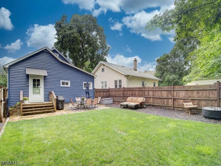 Property listing MLS 4050174 photo 4