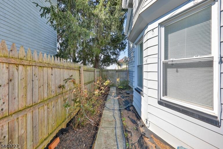 Property listing MLS 4050226 photo 38