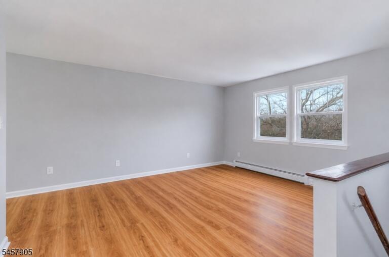 Property listing MLS 4050242 photo 3