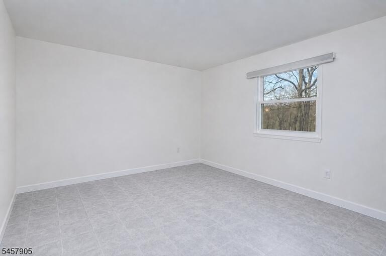 Property listing MLS 4050242 photo 6