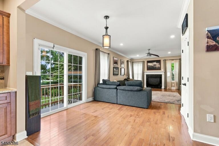 Property listing MLS 4050286 photo 10