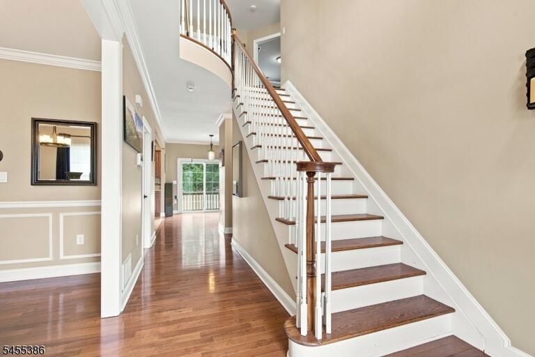 Property listing MLS 4050286 photo 2