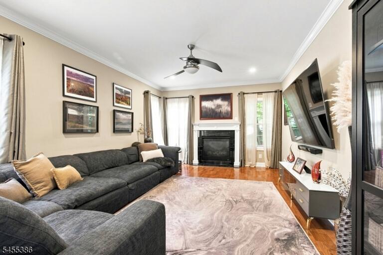 Property listing MLS 4050286 photo 3