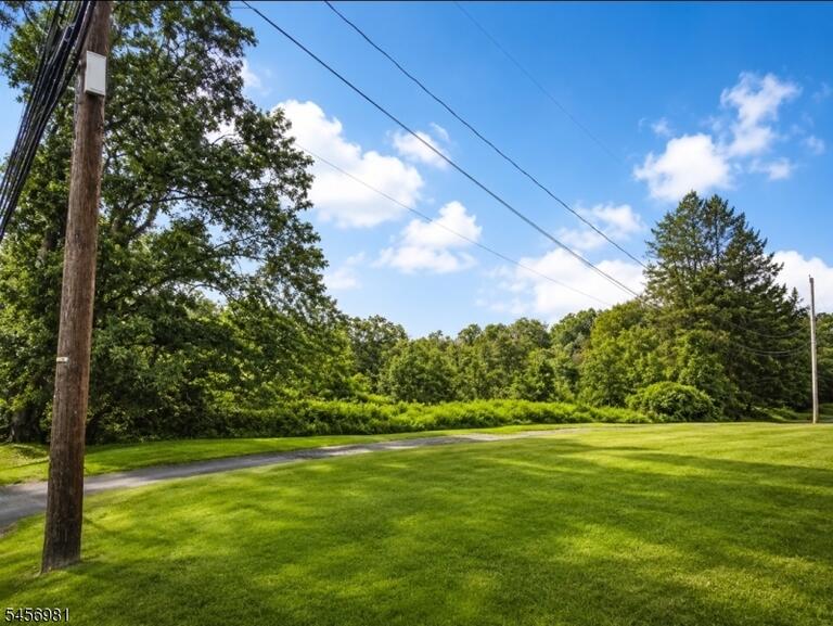 Property listing MLS 4050318 photo 5