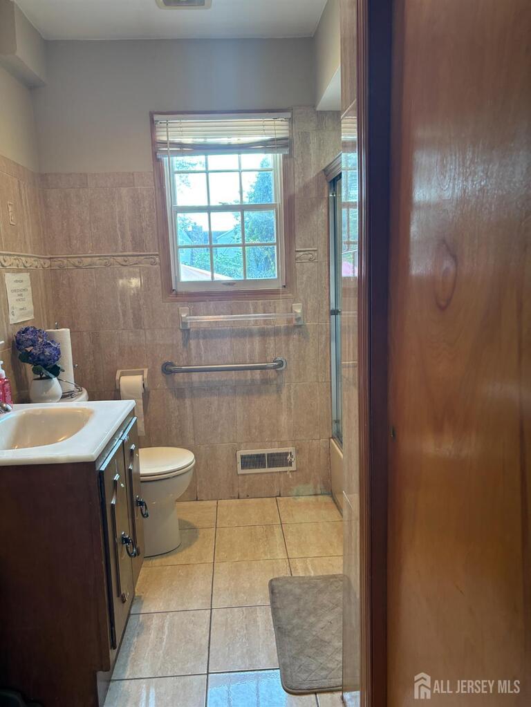 Photo 21 of 105 Howard Avenue, Edison NJ 08837, Edison, NJ