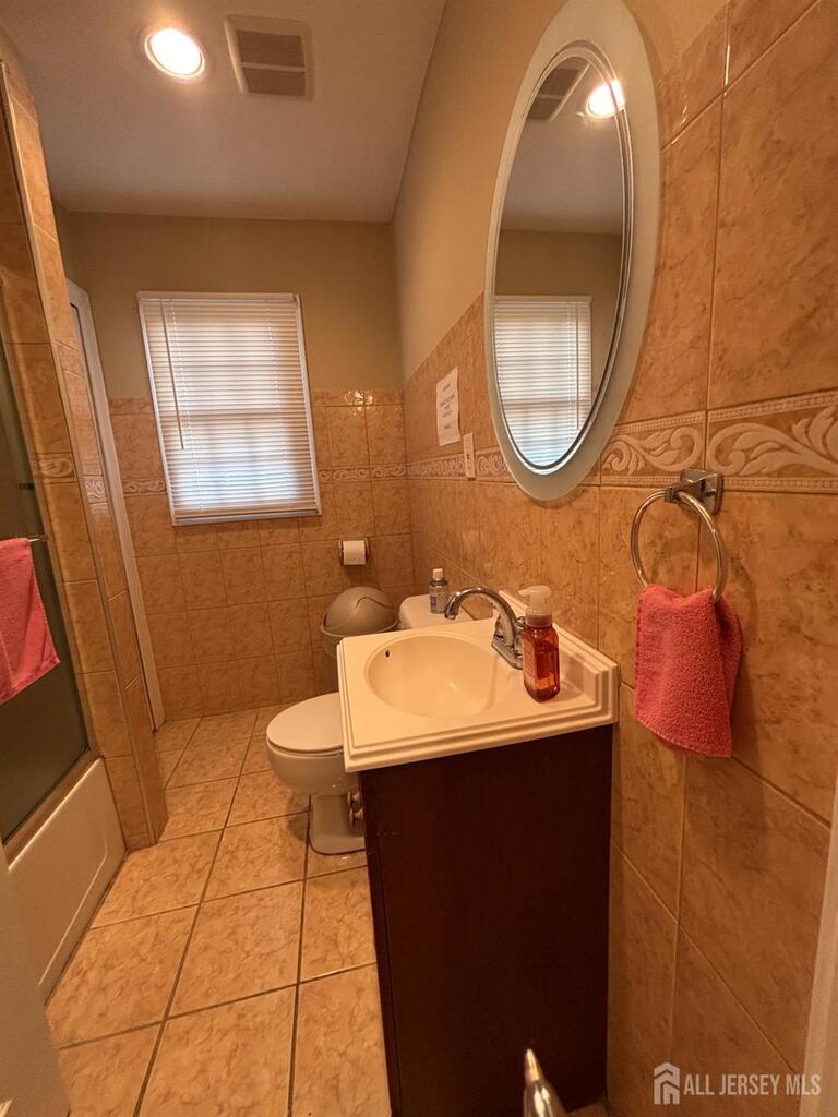 Photo 28 of 105 Howard Avenue, Edison NJ 08837, Edison, NJ