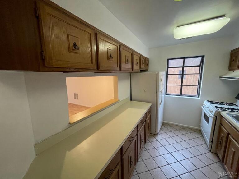 Photo 12 of 81 Redmond Street, New Brunswick NJ 08901, New Brunswick, NJ