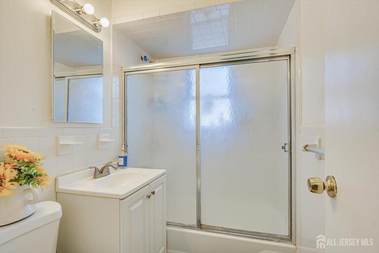 Photo 16 of 55 Gill Lane # 32, Iselin NJ 08830, Iselin, NJ