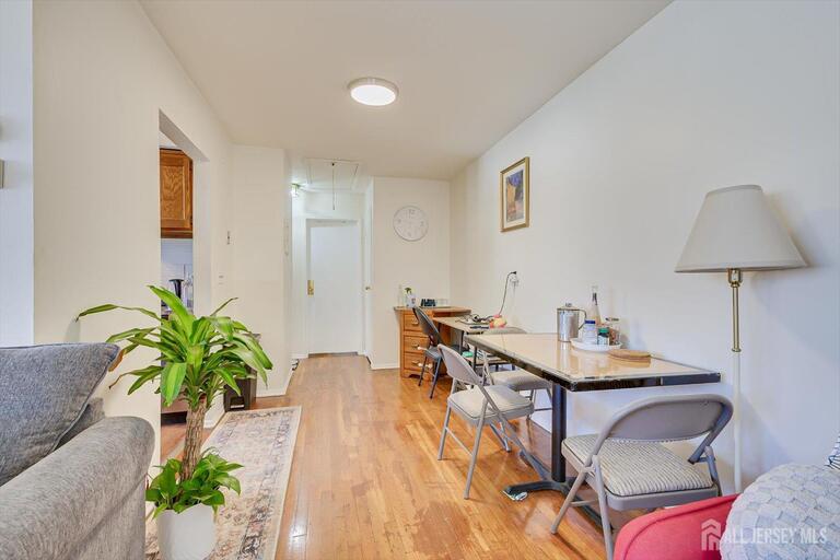 Photo 5 of 55 Gill Lane # 32, Iselin NJ 08830, Iselin, NJ
