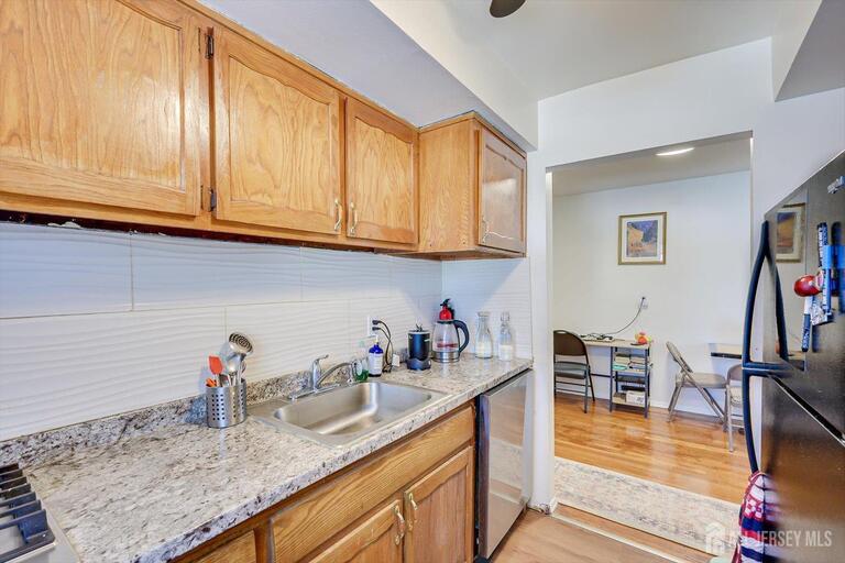 Photo 10 of 55 Gill Lane # 32, Iselin NJ 08830, Iselin, NJ