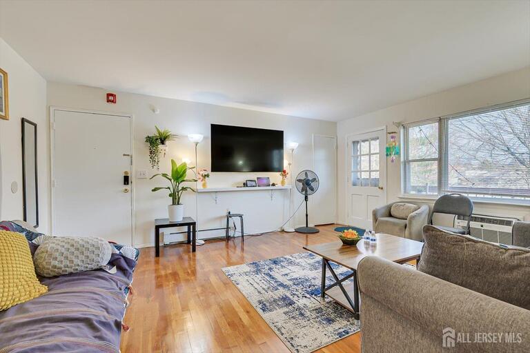 Photo 2 of 55 Gill Lane # 32, Iselin NJ 08830, Iselin, NJ